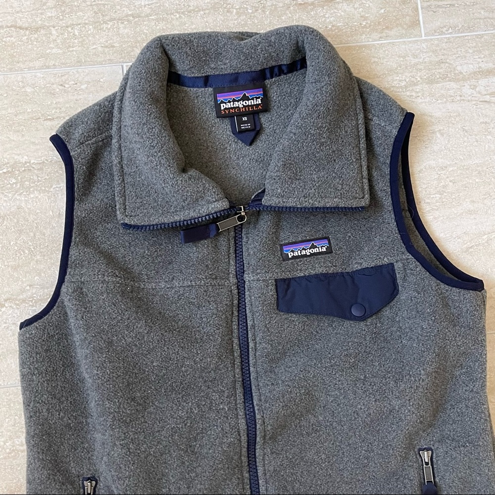 Patagonia grey and navy blue fleece vest XS